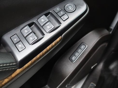 Used 2018 GMC Yukon Denali AWD/4WD image 19