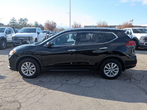 Used 2017 Nissan Rogue SV image 9