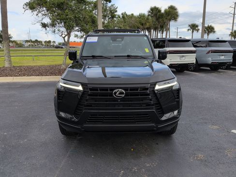 Used 2024 Lexus GX 550 w/ Accessory Package (Z1) AWD/4WD image 9