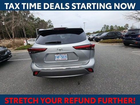 Used 2023 Toyota Highlander Platinum image 10