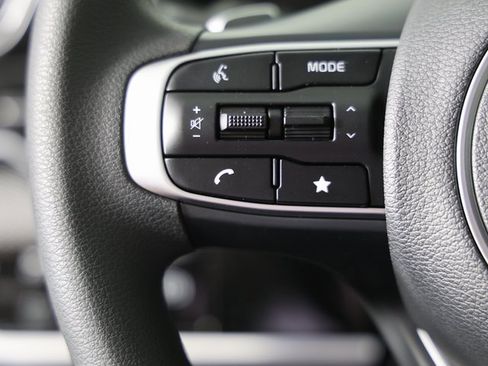 New 2025 Kia Sportage LX image 14