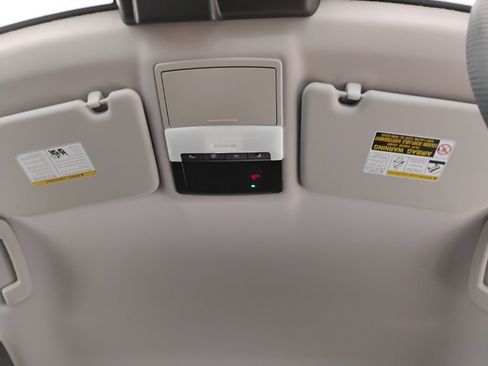 Used 2023 Mitsubishi Outlander SE image 61