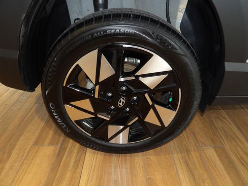 Used 2024 Hyundai Kona SEL image 5