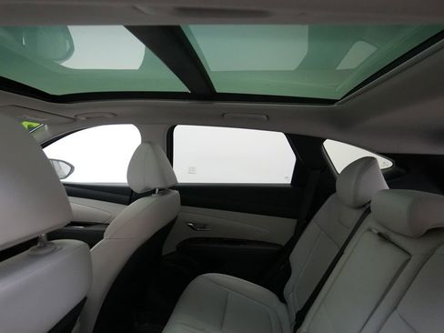 Used 2025 Hyundai Tucson Limited image 31