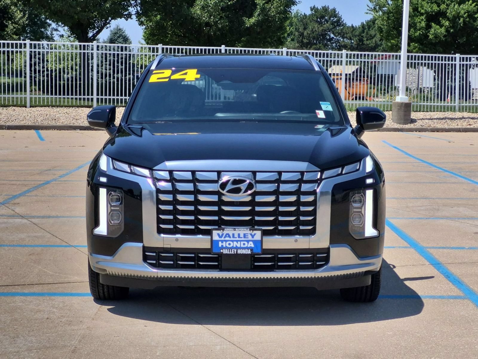 Used 2024 Hyundai Palisade Calligraphy AWD/4WD image 3