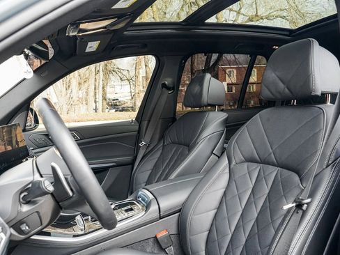 Used 2026 BMW X5 xDrive40i w/ Executive Package image 17