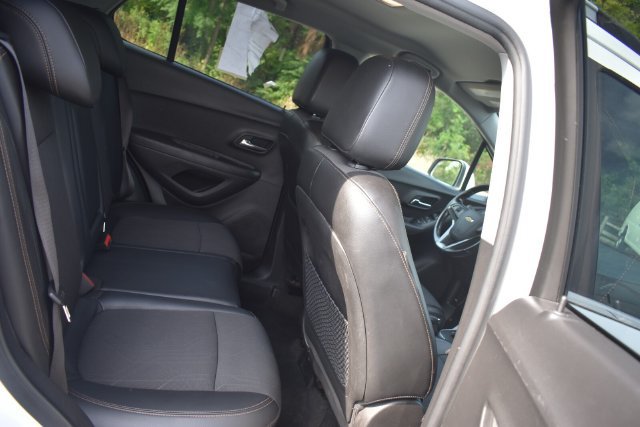 Certified 2019 Chevrolet Trax LT w/ LT Convenience Package AWD/4WD image 14