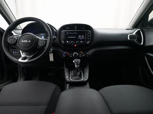 Certified 2023 Kia Soul LX w/ LX Technology Package image 5