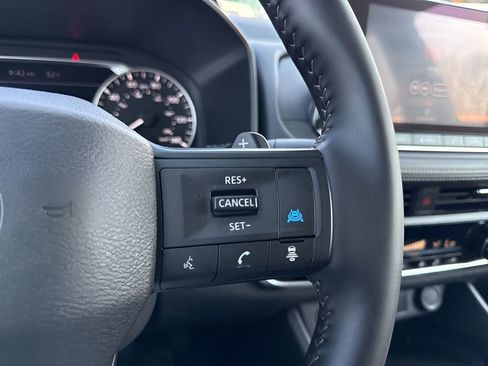 Used 2025 Nissan Rogue SV FWD image 16