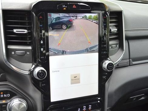 Used 2025 RAM 1500 Laramie AWD/4WD image 31