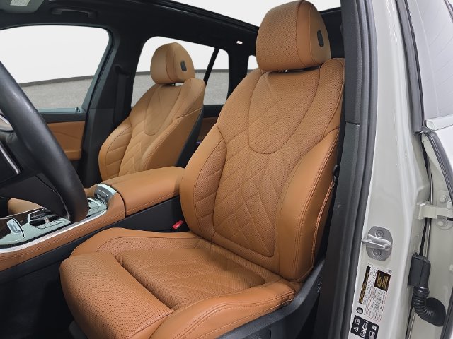 Certified 2024 BMW X5 xDrive40i w/ Premium Package AWD/4WD image 12