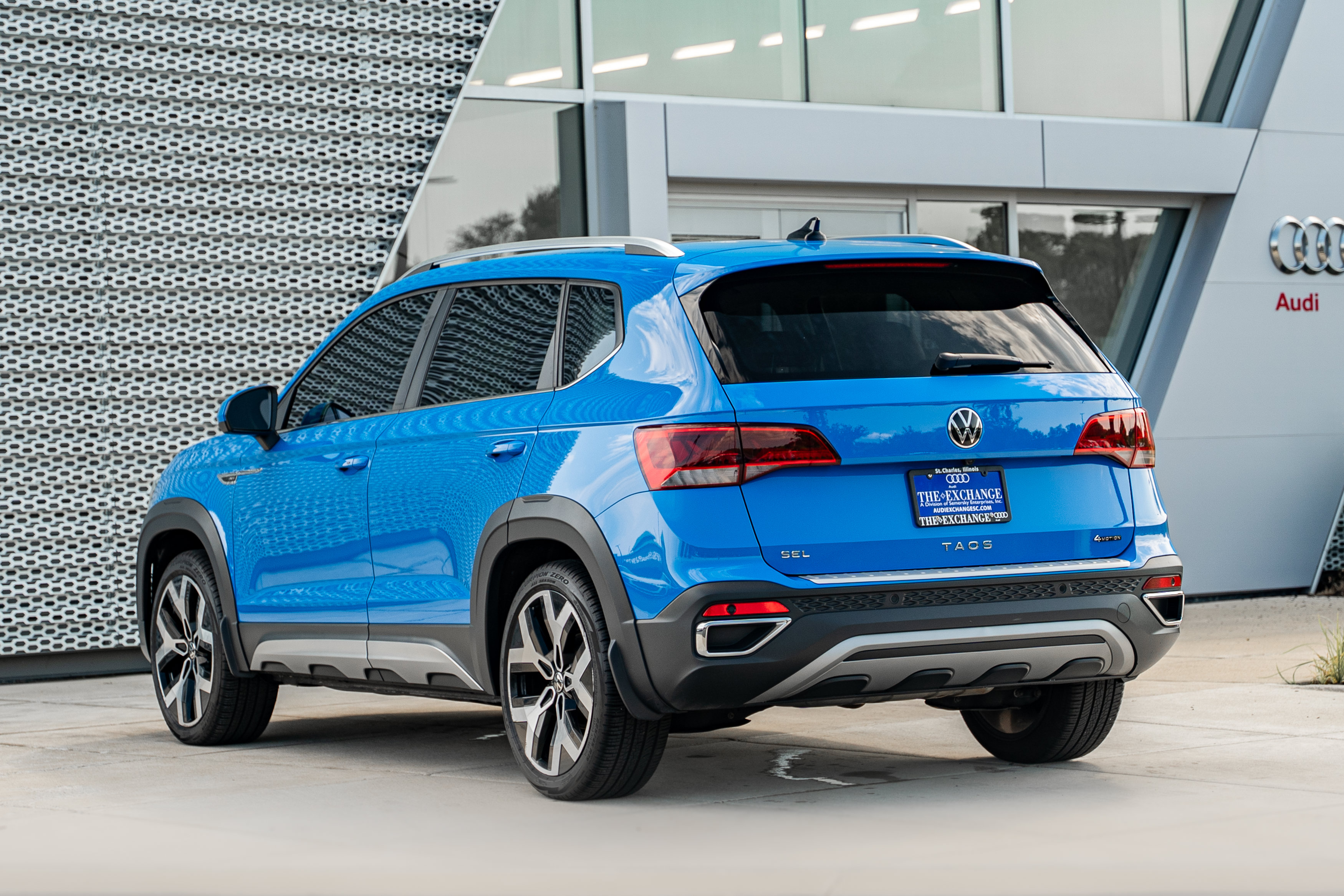 Used 2022 Volkswagen Taos SEL w/ Panoramic Sunroof Package AWD/4WD image 5