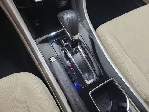 Used 2017 Honda Accord EX image 30