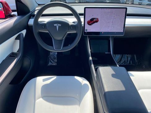 Used 2021 Tesla Model Y Long Range AWD/4WD image 13