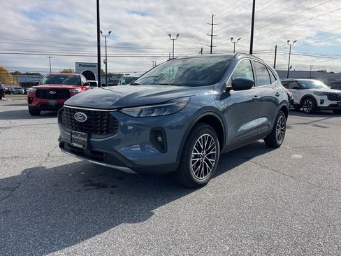 New 2026 Ford Escape SE image 2