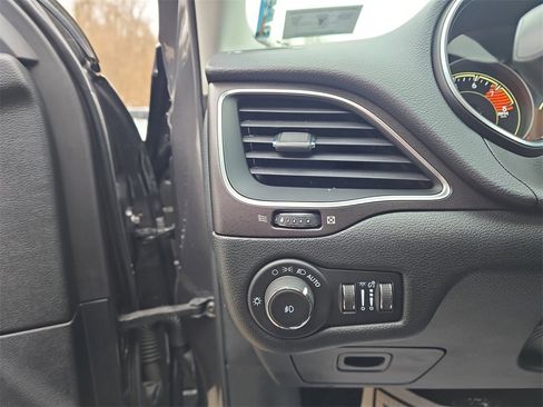 Used 2022 Jeep Cherokee Trailhawk w/ Trailer Tow Group image 14