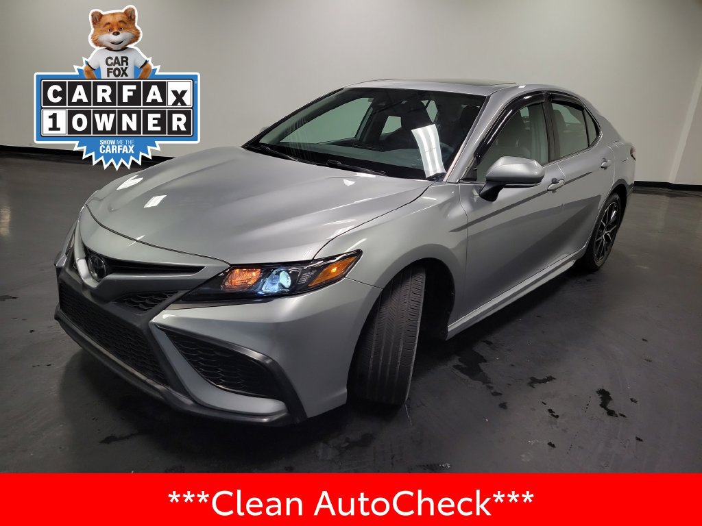 Used 2024 Toyota Camry SE w/ Convenience Package FWD image 4