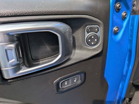 Used 2023 Jeep Gladiator Sport image 25