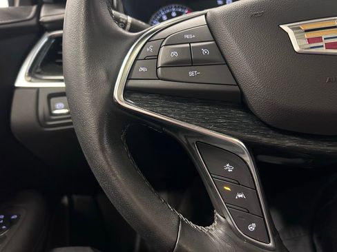 Used 2022 Cadillac XT5 Premium Luxury w/ LPO, Floor Liner Package FWD image 9