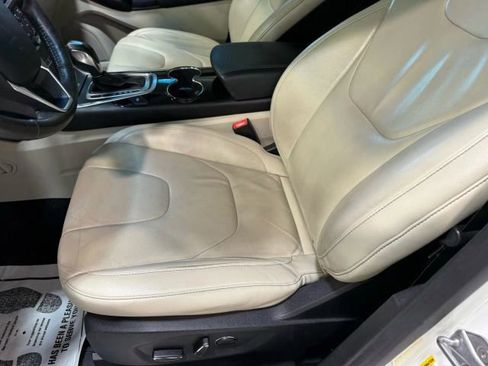 Used 2015 Ford Edge Titanium w/ Technology Package image 23