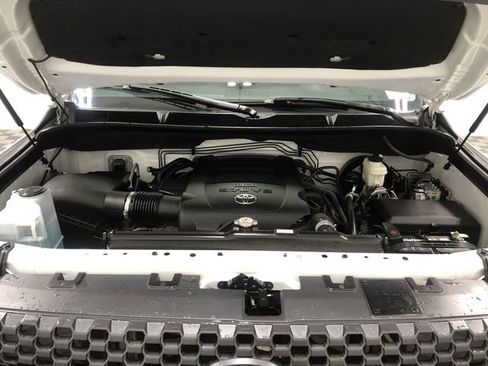 Used 2021 Toyota Tundra SR5 AWD/4WD image 23