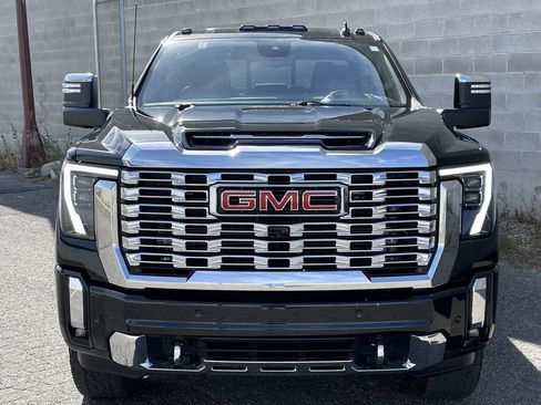 Used 2024 GMC Sierra 3500 Denali w/ Technology Package AWD/4WD image 2