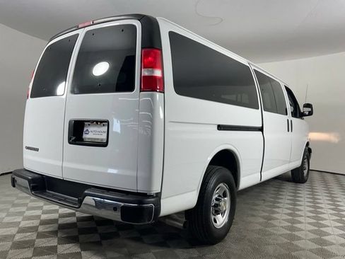 Used 2024 Chevrolet Express 3500 LT w/ LT Preferred Equipment Group RWD image 9