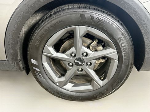 Used 2025 Kia K4 LXS image 11