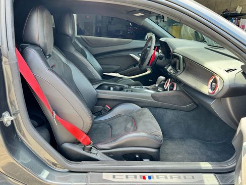 Used 2018 Chevrolet Camaro ZL1 RWD image 38