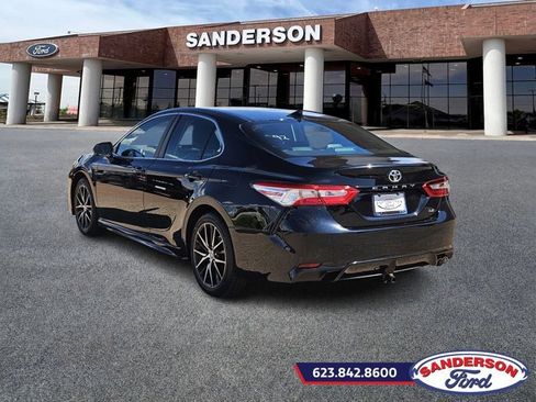 Used 2024 Toyota Camry SE image 5