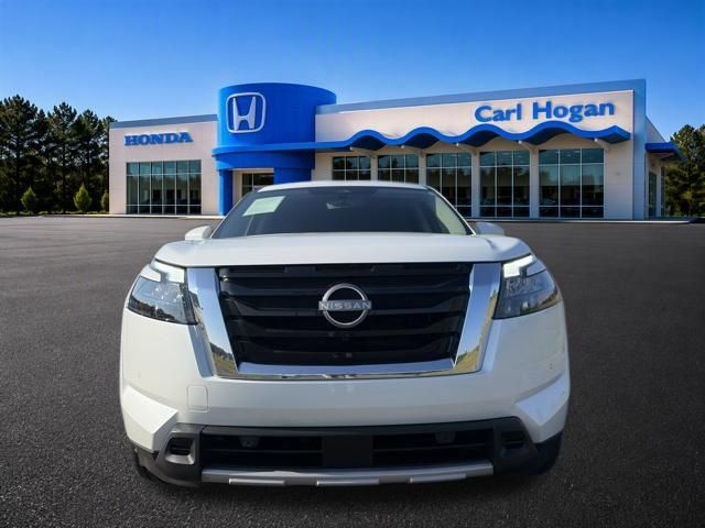Used 2025 Nissan Pathfinder SL FWD image 13