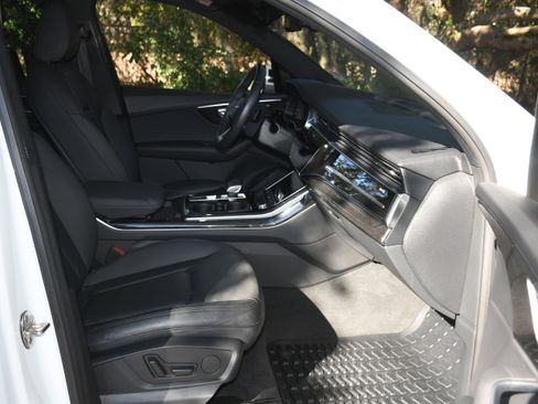 Used 2021 Audi Q7 3.0T Premium Plus w/ Premium Plus Package image 22