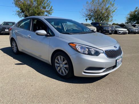 Used 2015 Kia Forte LX w/ Popular Package FWD image 3