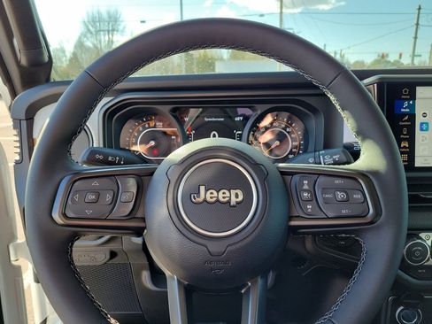 New 2025 Jeep Gladiator Sport AWD/4WD image 23