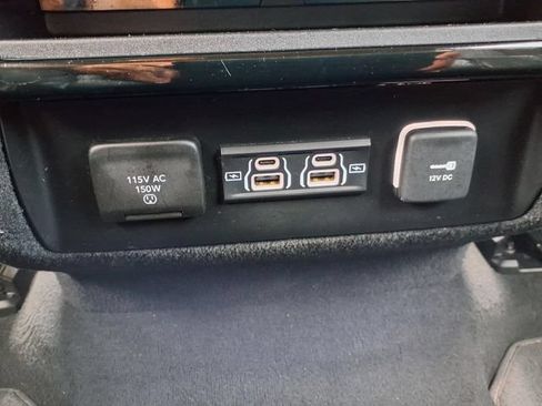 Used 2024 Jeep Wagoneer L Series II w/ Flexible Seating Group AWD/4WD image 17