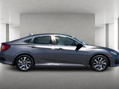 Used 2018 Honda Civic EX image 3