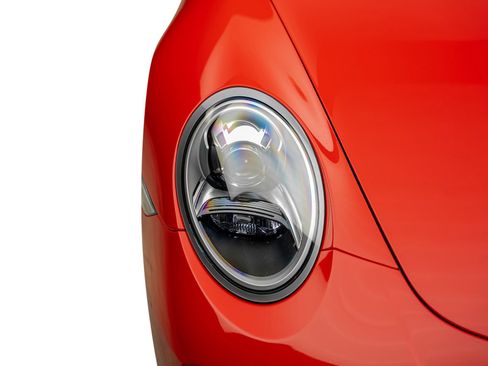 Used 2018 Porsche 911 Carrera RWD image 3