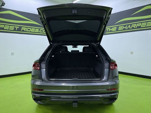 Used 2019 Audi Q8 Prestige image 9