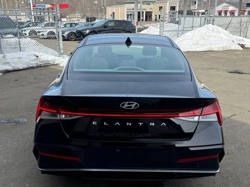Used 2024 Hyundai Elantra SEL w/ Convenience Package FWD image 6