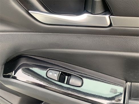 Used 2024 Nissan Altima 2.5 SR image 36