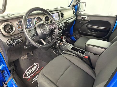 Used 2021 Jeep Gladiator Sport AWD/4WD image 15