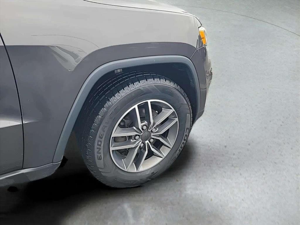 Used 2020 Jeep Grand Cherokee Limited AWD/4WD image 32
