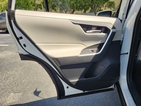 Certified 2025 Toyota RAV4 XLE Premium image 10