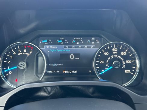 Used 2016 Ford F150 Platinum w/ Equipment Group 701A Luxury image 24