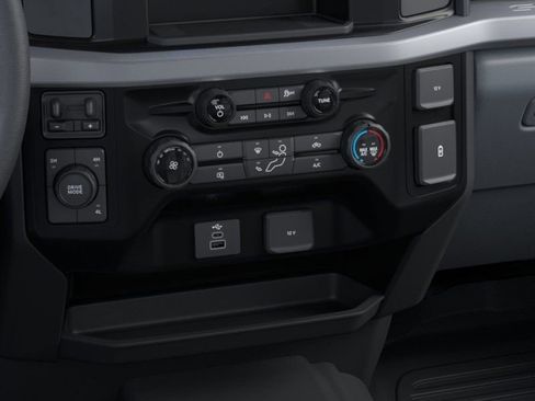 New 2026 Ford F550 4x4 Crew Cab image 16