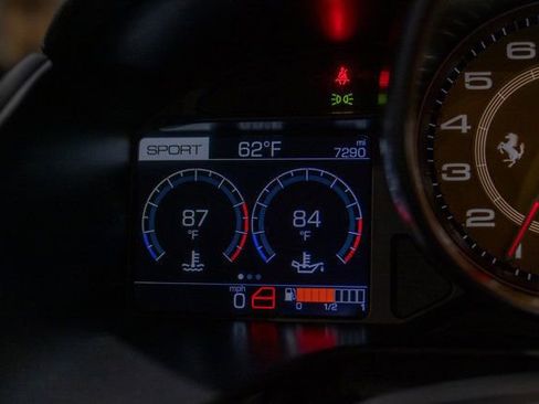 Used 2019 Ferrari Portofino image 14