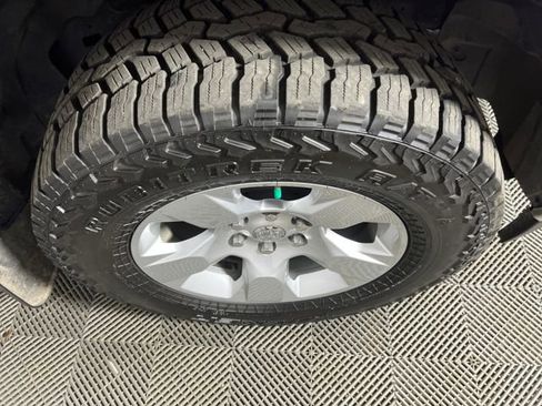 Used 2021 RAM 1500 Big Horn image 14