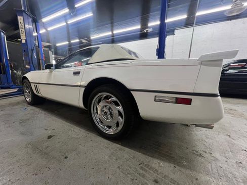 Used 1989 Chevrolet Corvette Convertible image 3
