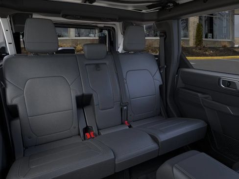 Used 2026 Ford Bronco Outer Banks AWD/4WD image 13