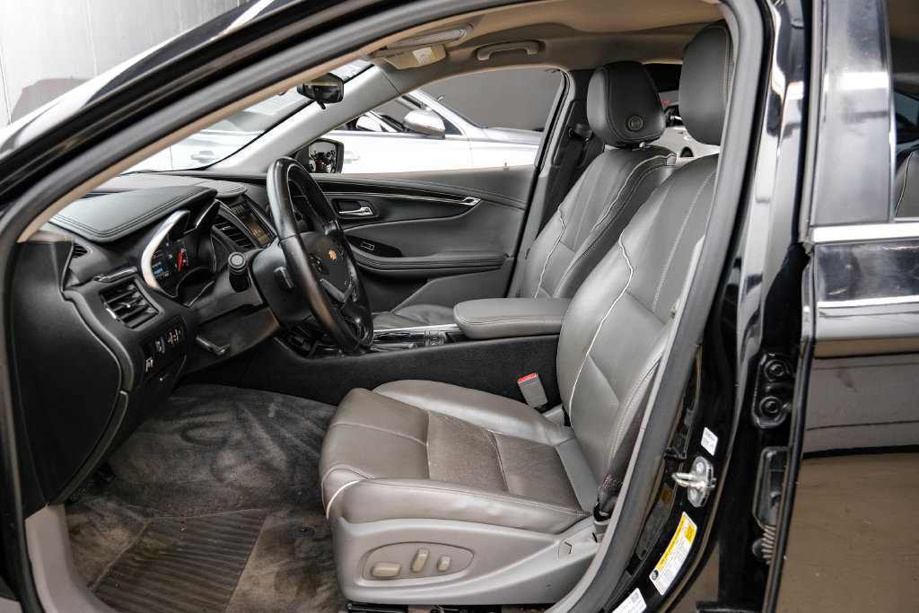 Used 2016 Chevrolet Impala LTZ FWD image 4